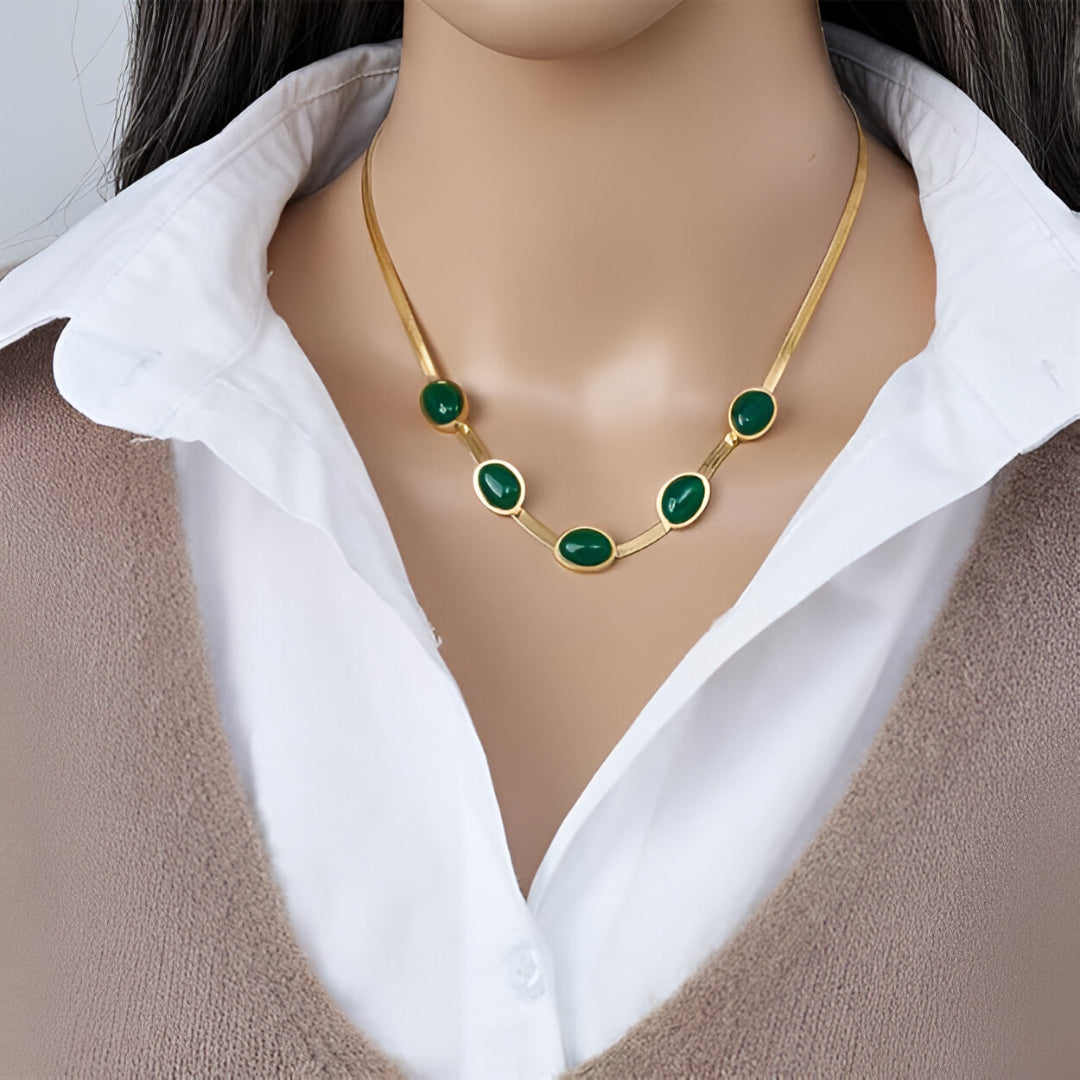 Queen’s Grace Green Pendant Necklace Set with Bracelet 👑✨💚