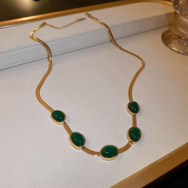 Queen’s Grace Green Pendant Necklace Set with Bracelet 👑✨💚