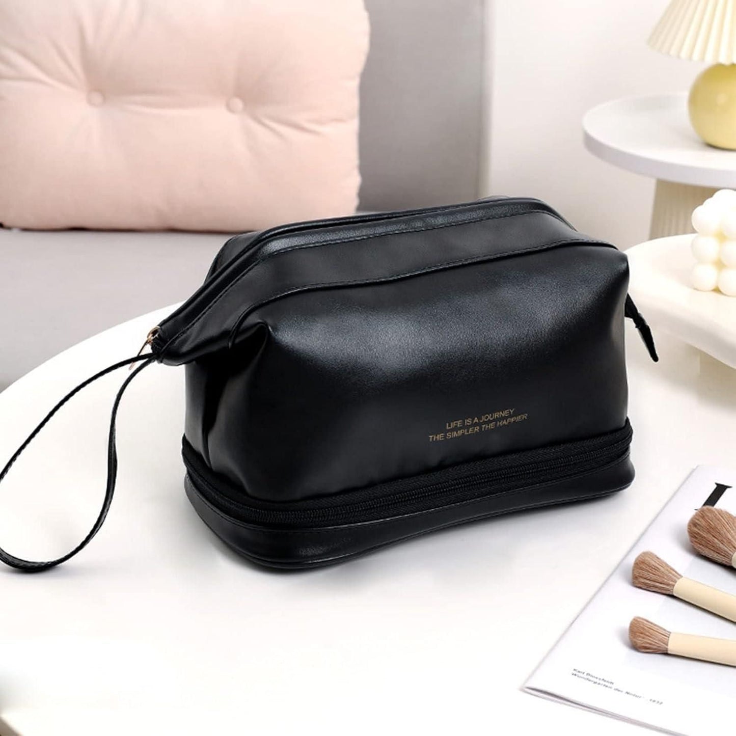 💄 Large Capacity Cosmetic Travel Bag (Pack of 1, Random Color)✨