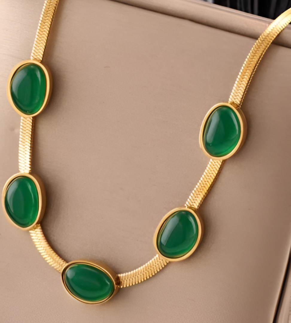 Queen’s Grace Green Pendant Necklace Set with Bracelet 👑✨💚