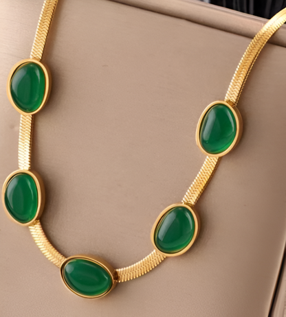 Queen’s Grace Green Pendant Necklace Set with Bracelet 👑✨💚